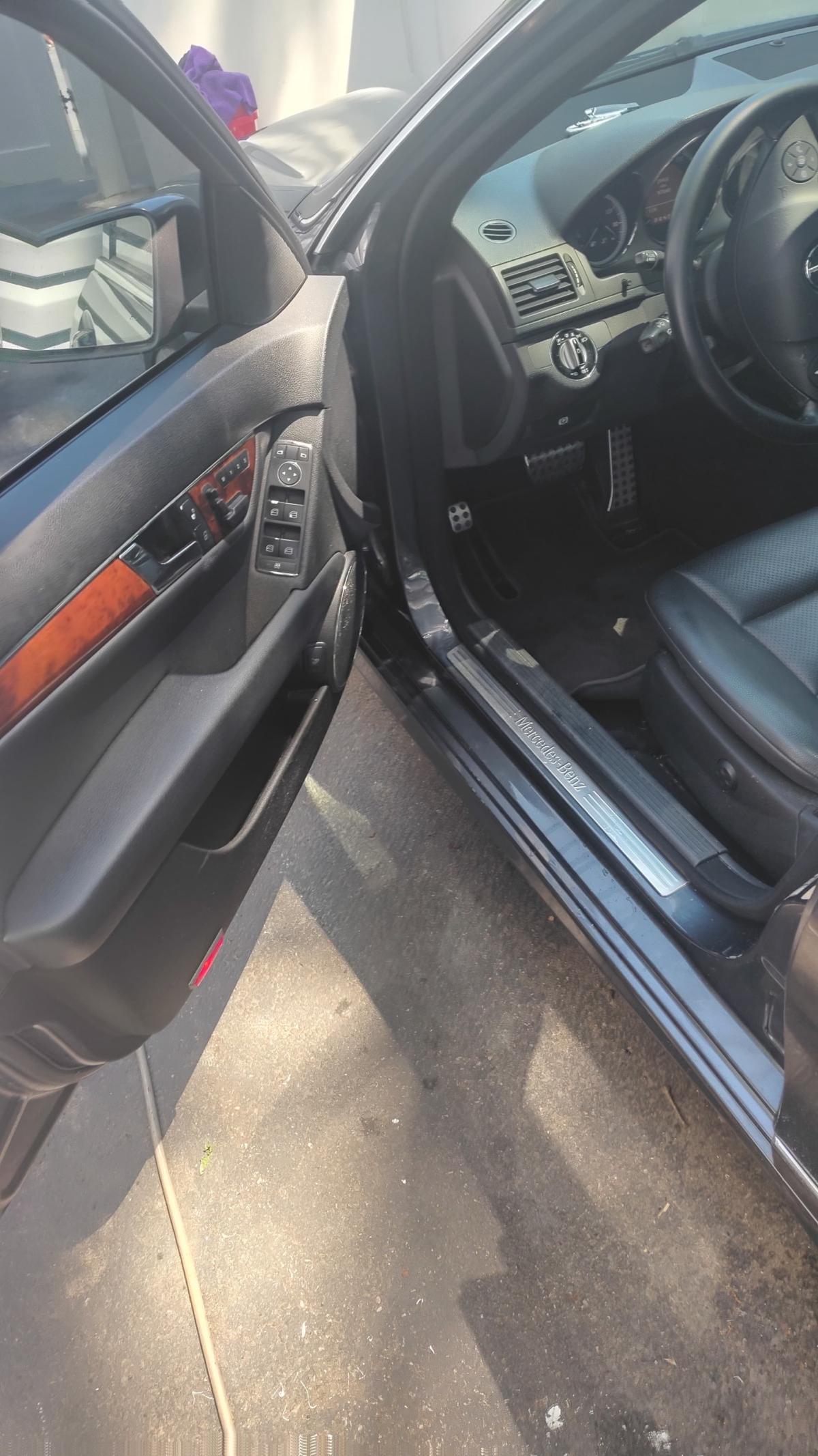 2010 MercedesBenz C300 300 4MATIC - Piscataway, New Jersey - FleaMarketBay
