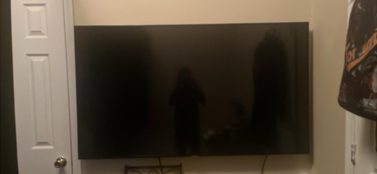 Im selling a 65 inch Samsung smart tv - Atlanta, Georgia - FleaMarketBay