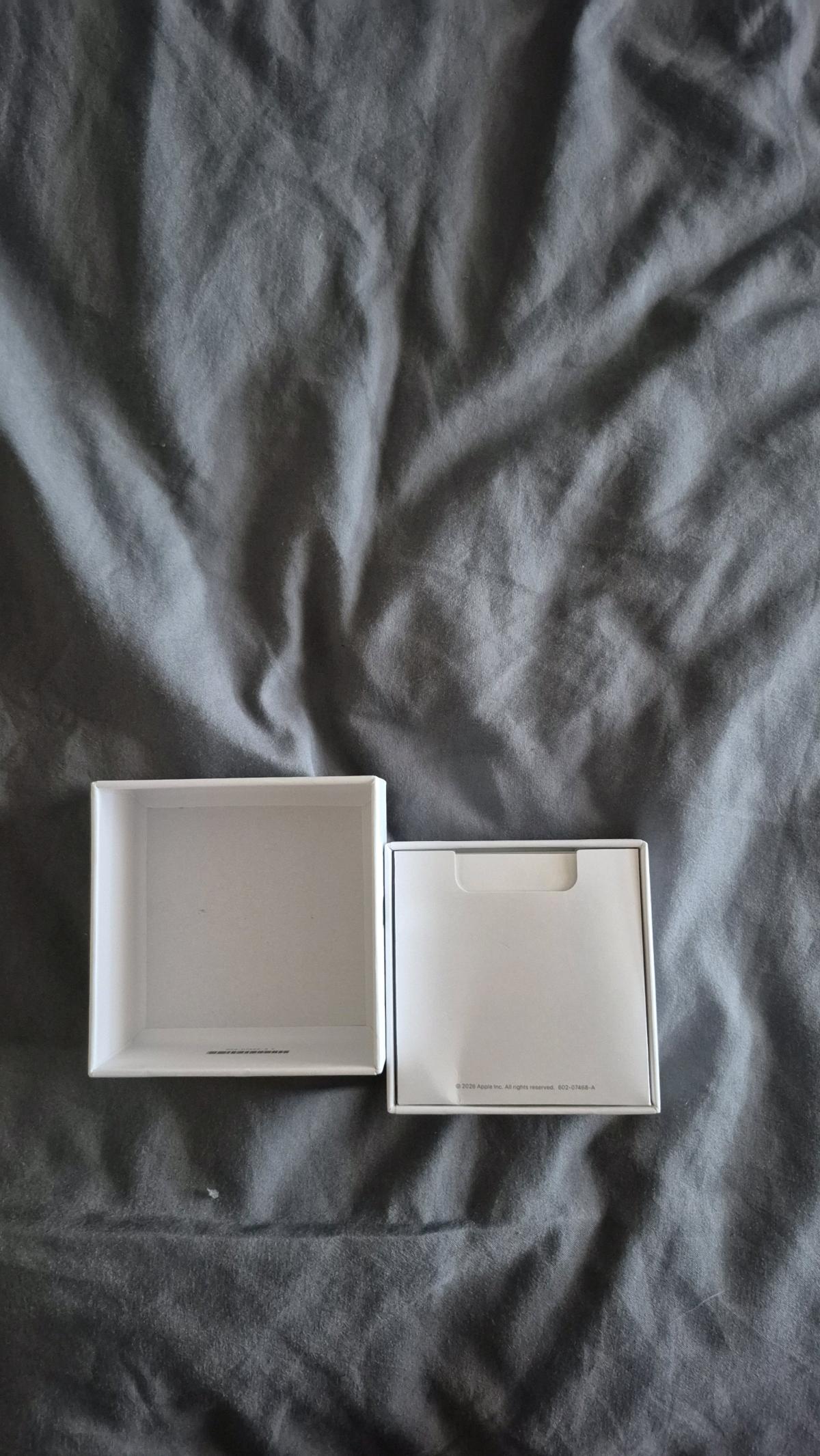 airpod 4s - Alicia, Arkansas - FleaMarketBay