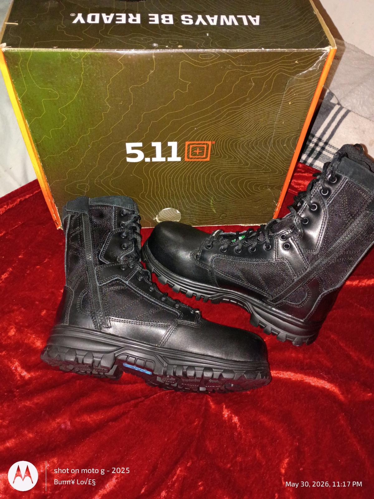 Black tall mens work boots sz 8 and half - Portland, Oregon - FleaMarketBay