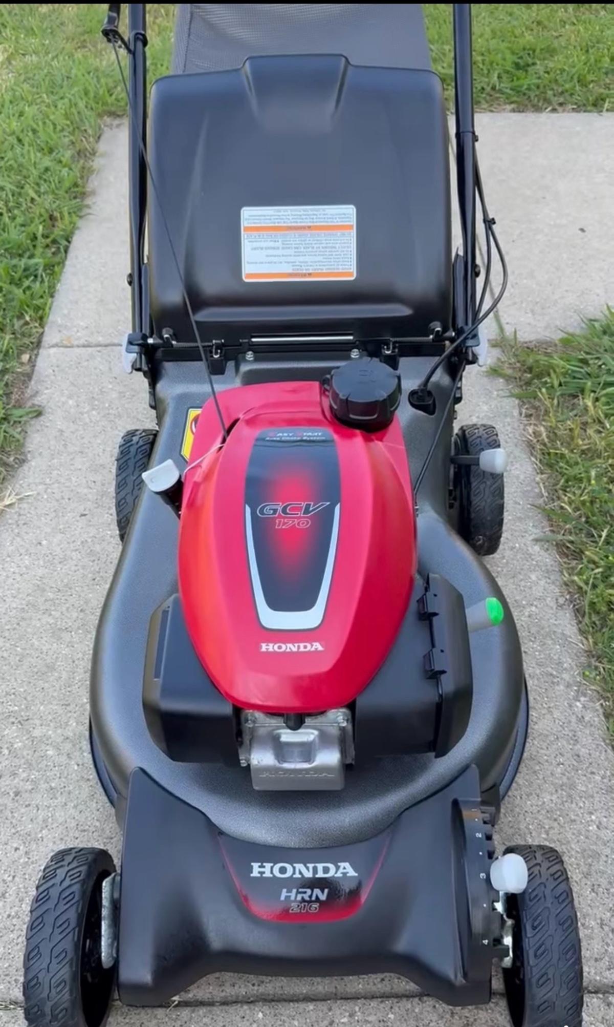 HRN216VLA21 Walk Behind Mower Variable Speed Electric Start - Arlington, Texas - FleaMarketBay