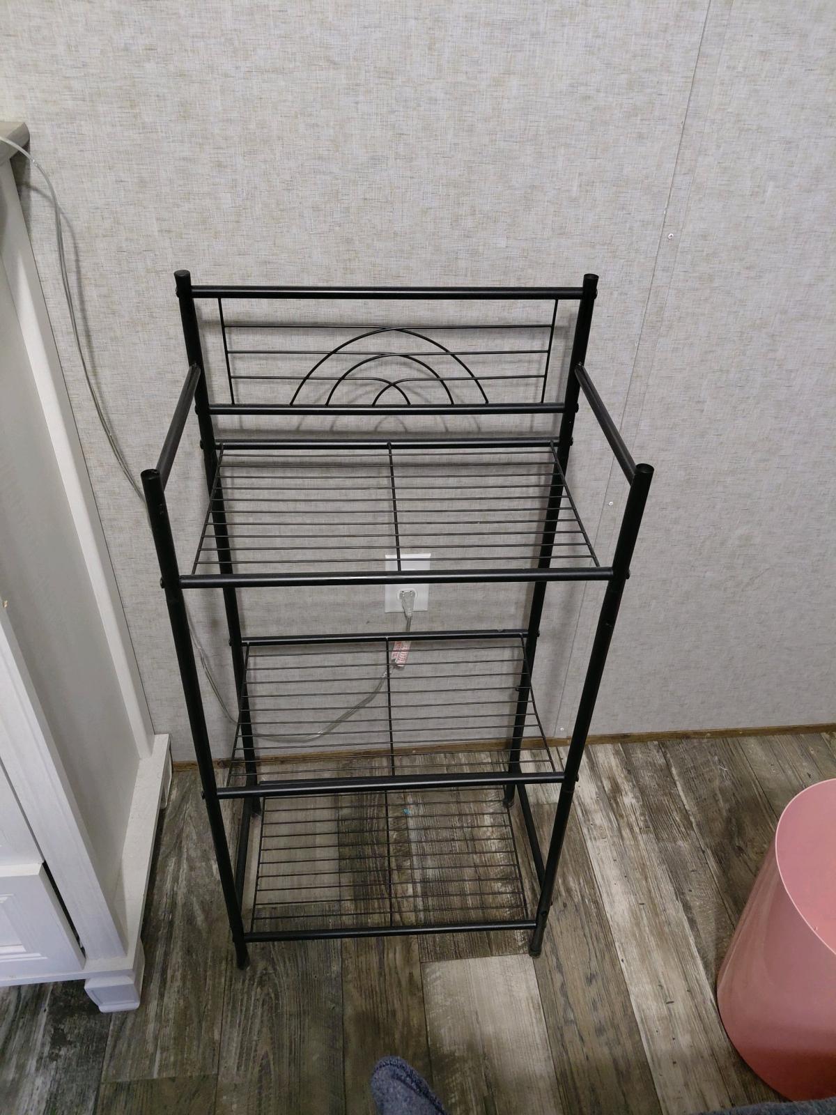 freestanding towel rack with shelves - Milton, Florida - FleaMarketBay