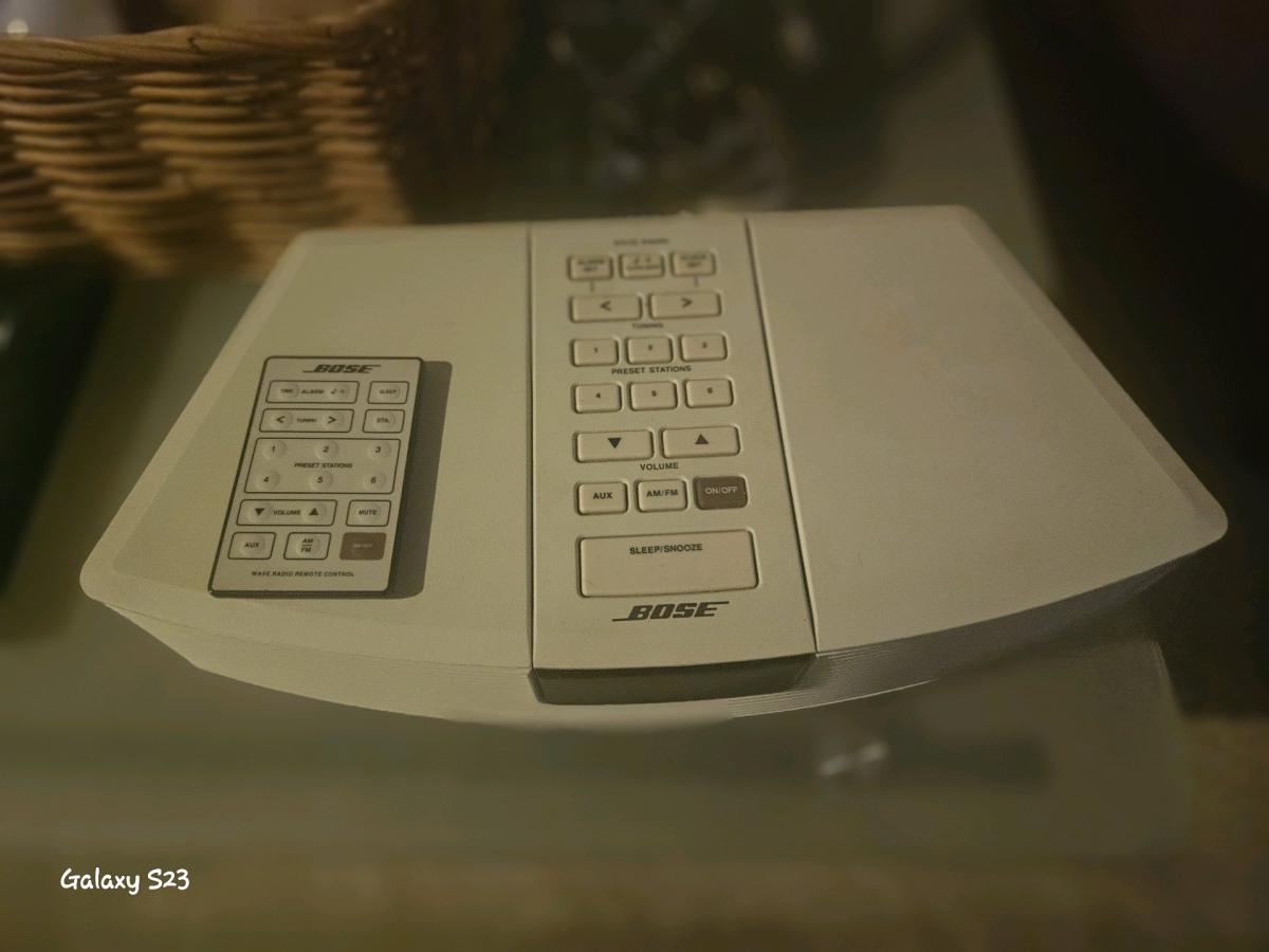 Bose wave radio - Admire, Kansas - FleaMarketBay