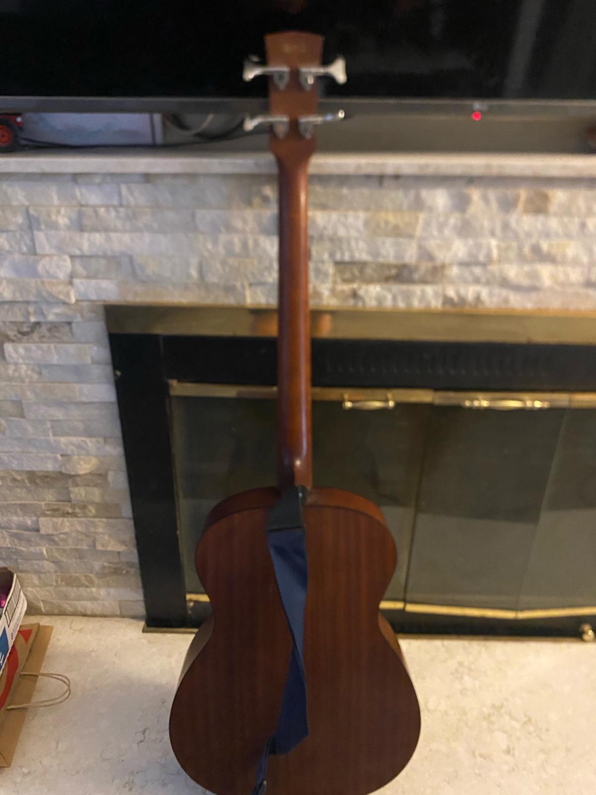 Acosutic Bass - Bakersfield, California - FleaMarketBay