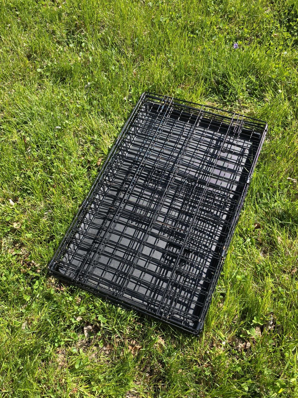 Folding Medium Black Metal Dog Cage - Lebanon, Connecticut - FleaMarketBay