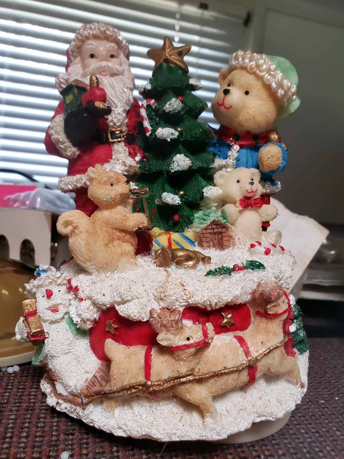 Christmas decorations - Juneau, Wisconsin - FleaMarketBay