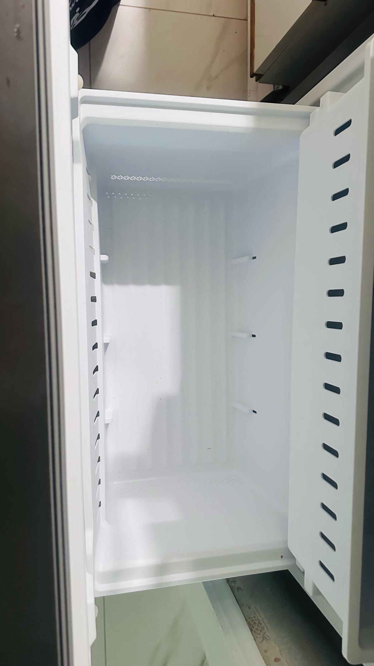 Hisense Stainless Steel Bottom Freezer Refrigerator - Metairie, Louisiana - FleaMarketBay