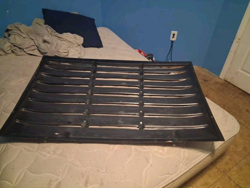 2010 mustang rear louver - Upland, Indiana - FleaMarketBay