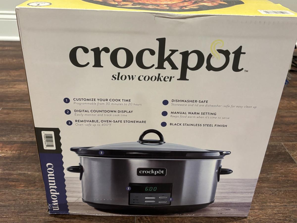 Brand new crockpot and cookbook - Bridgeville, Pennsylvania - FleaMarketBay