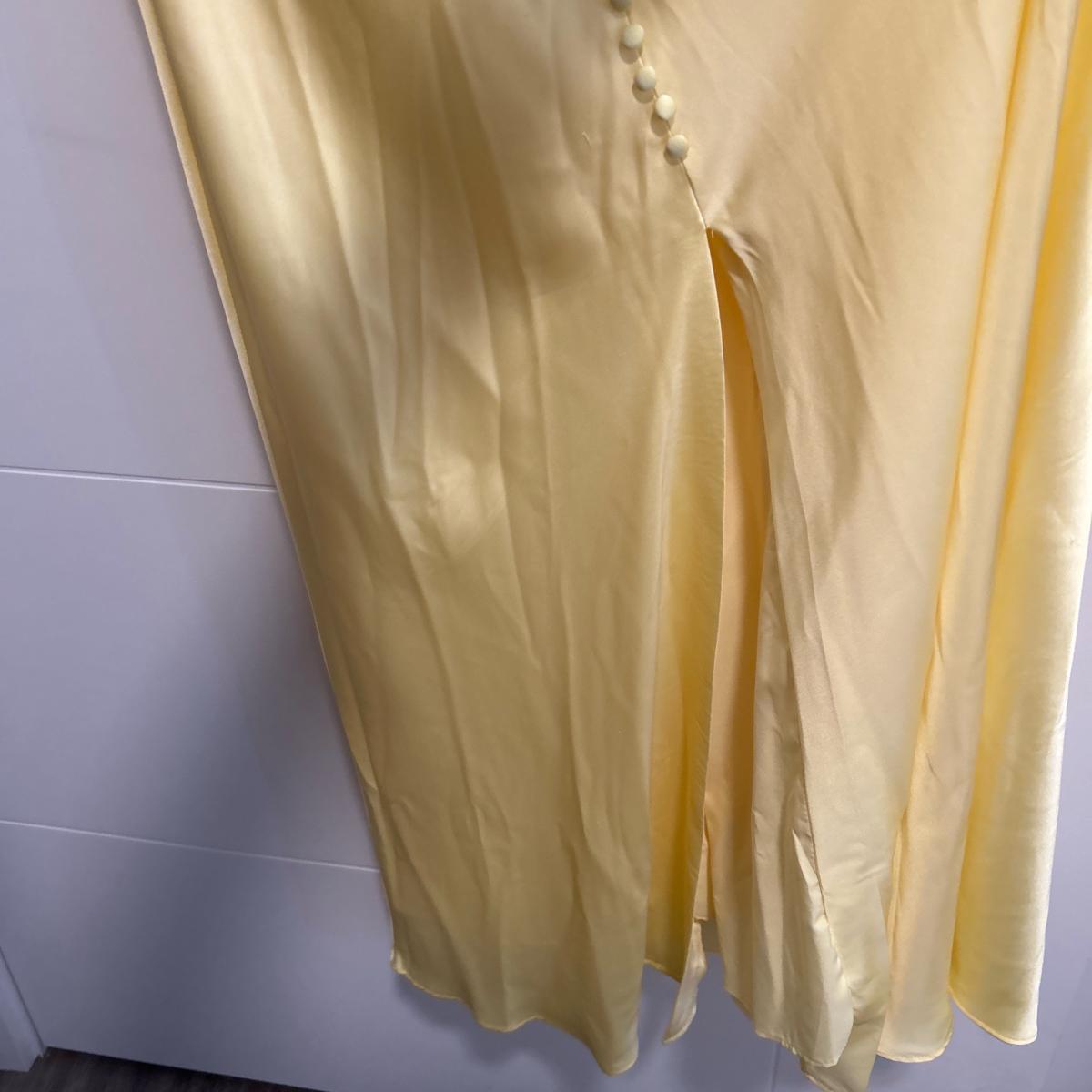 luxury button detail front split flowy - Portland, Oregon - FleaMarketBay