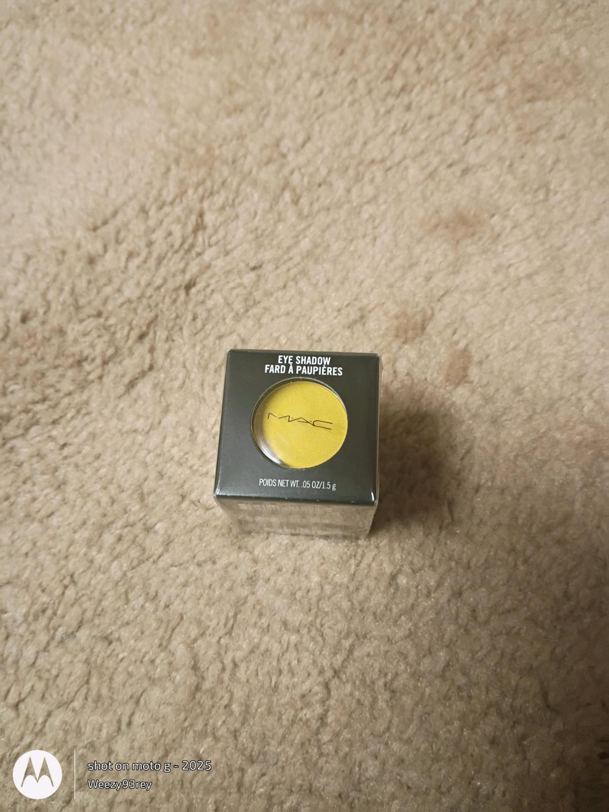 Mac Eye shadow 3 pack color yellow - Baltimore, Maryland - FleaMarketBay