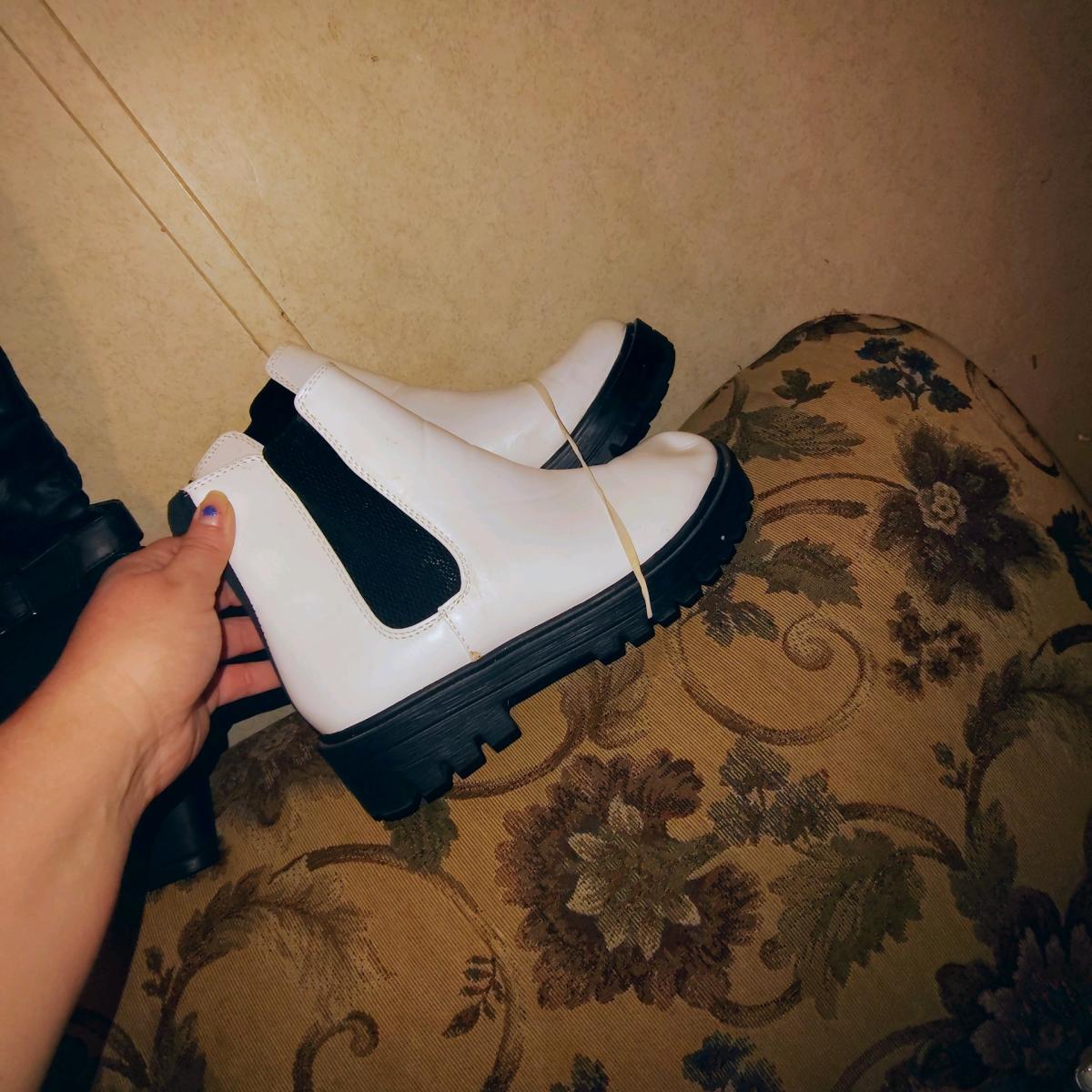 white ankle boots - Shelby, Alabama - FleaMarketBay