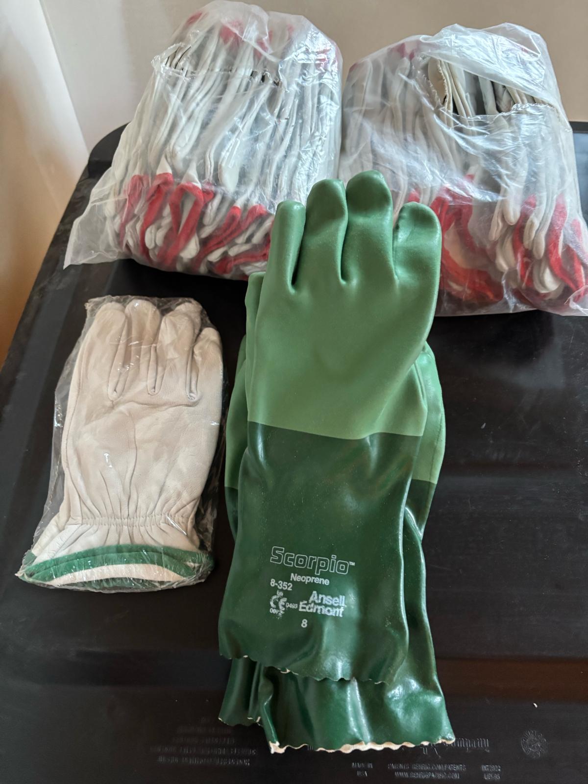 Neoprene coated and goatskin leather gloves - Bridgeville, Pennsylvania - FleaMarketBay