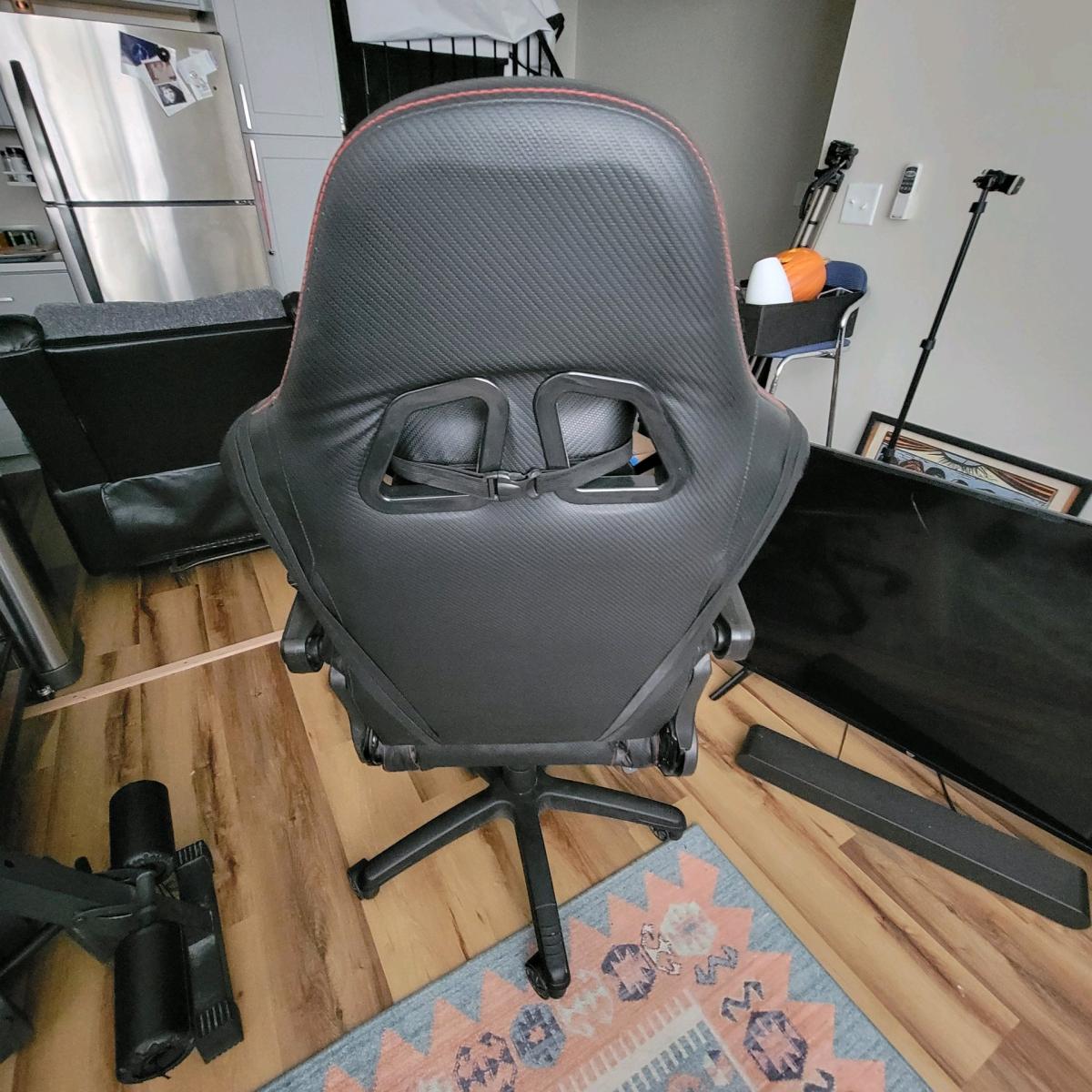 Dowinx Gaming Chair 350lbs cheaper than Amazon like New - Rockford, Illinois - FleaMarketBay