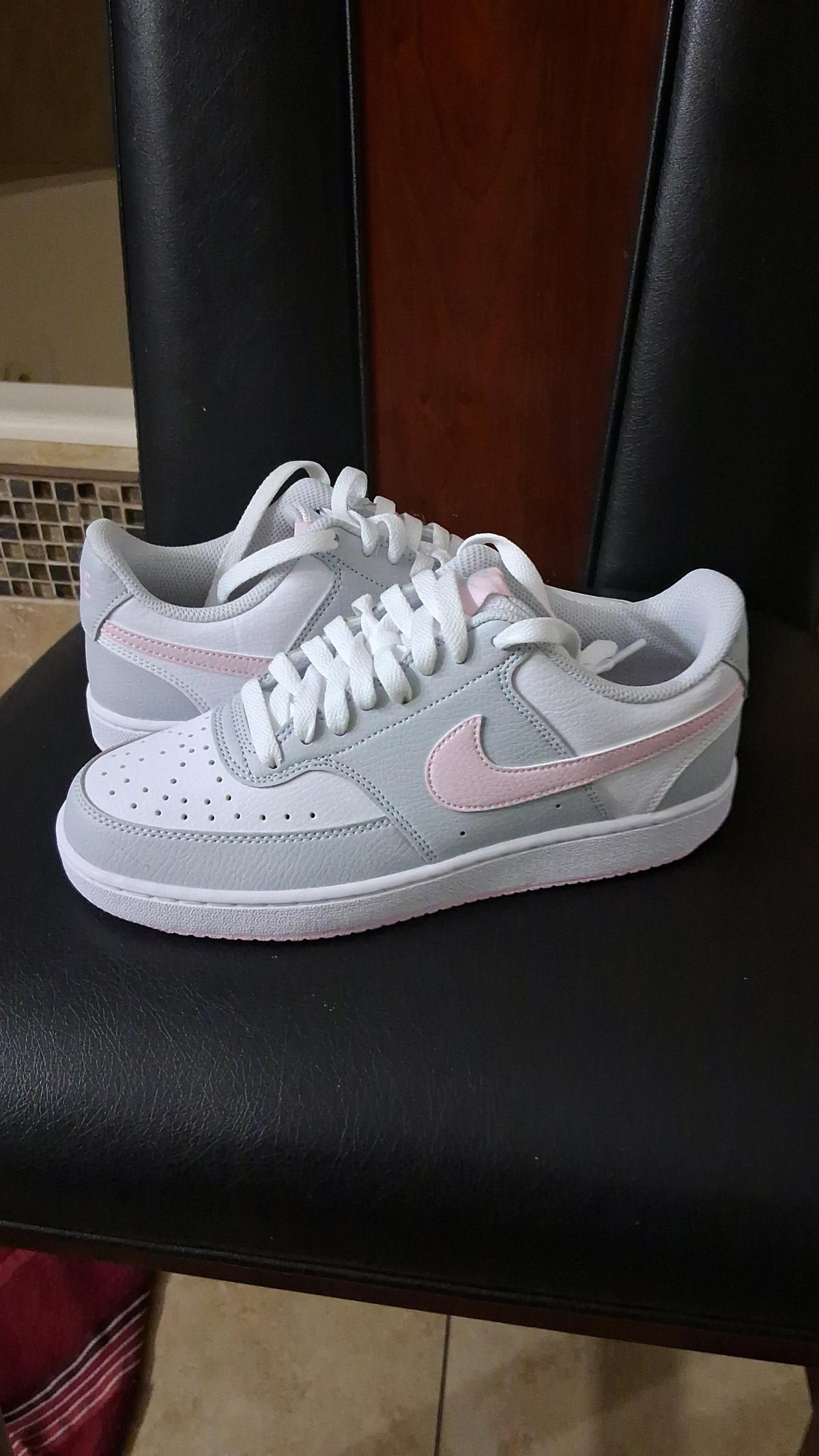 Women Nike - Deltona, Florida - FleaMarketBay
