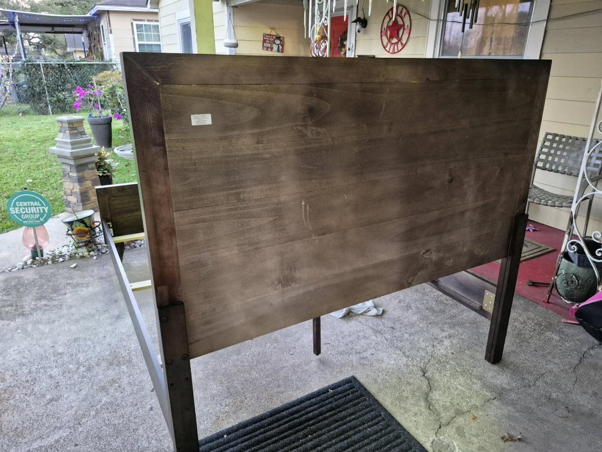 nice Queen Size Wooden Bedframe Only - Houston, Texas - FleaMarketBay