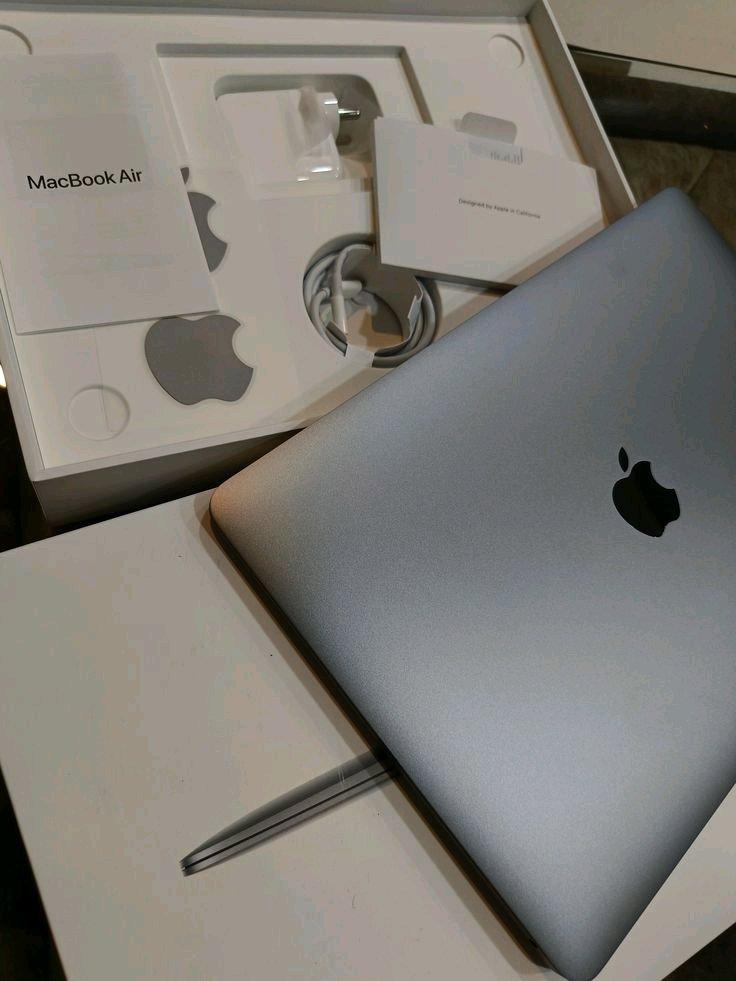 Apple Macbook Pro 2020 - New York, New York - FleaMarketBay