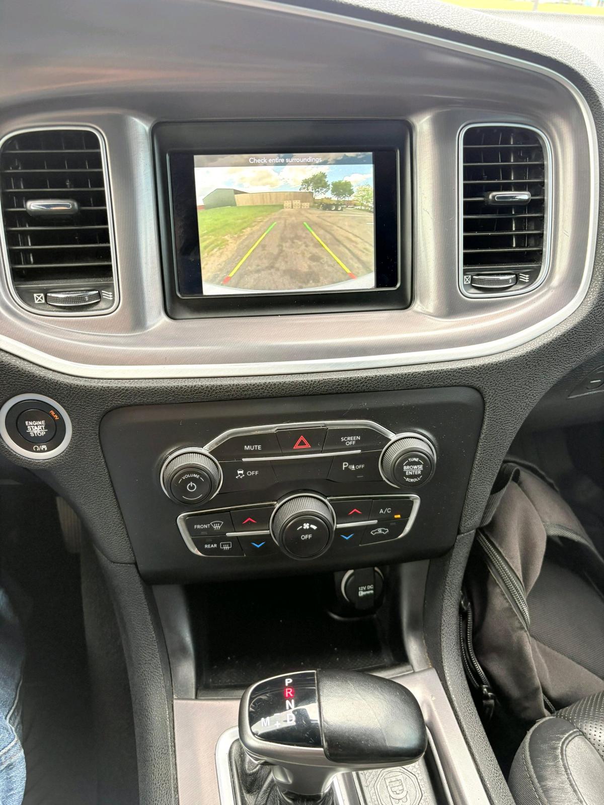 2020 DODGE CHARGER SXT 130kmiles CLEAN TITLE - West Chicago, Illinois - FleaMarketBay