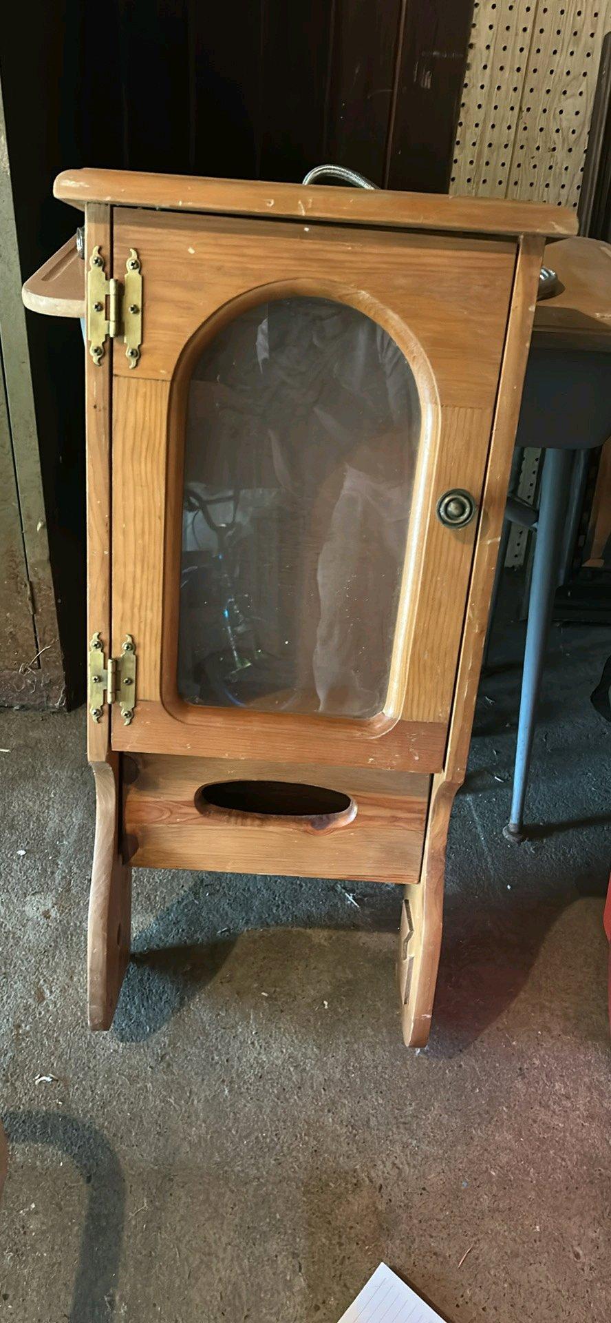 bathroom cabinet - Madison, Indiana - FleaMarketBay