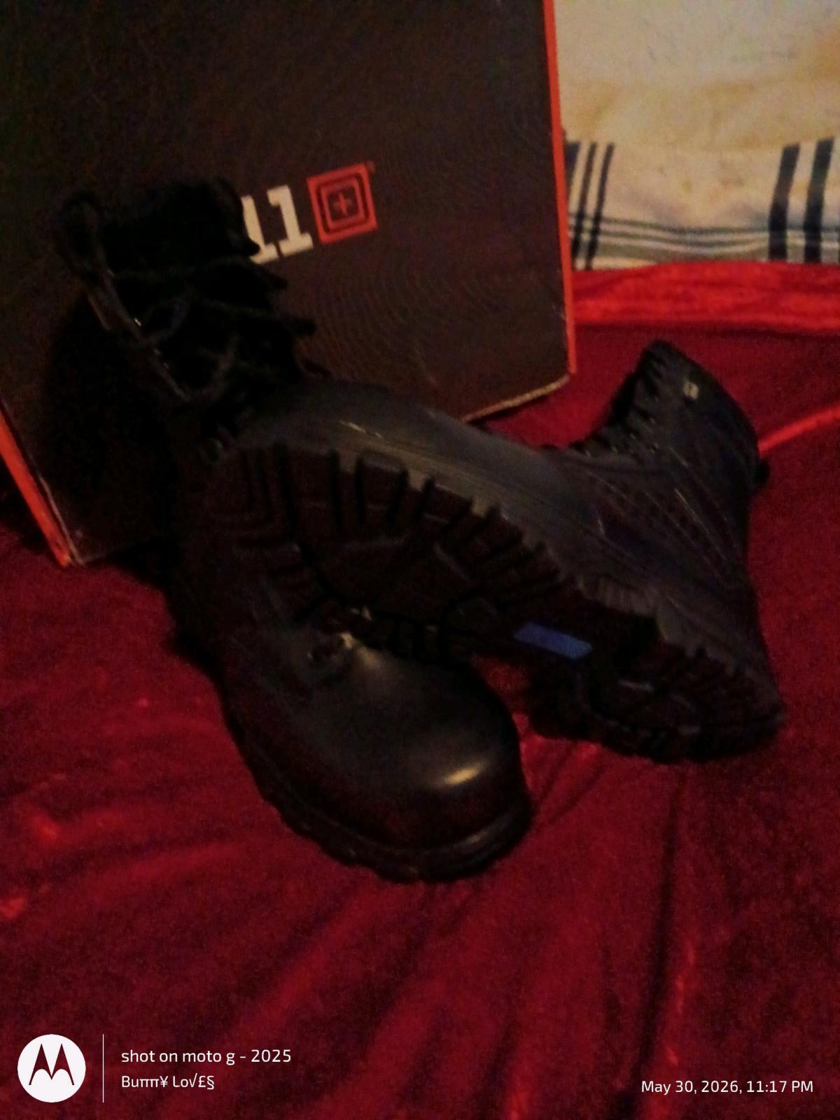 Black tall mens work boots sz 8 and half - Portland, Oregon - FleaMarketBay