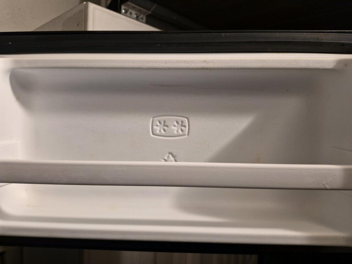 Galanz Mini Fridge - Philadelphia, Pennsylvania - FleaMarketBay