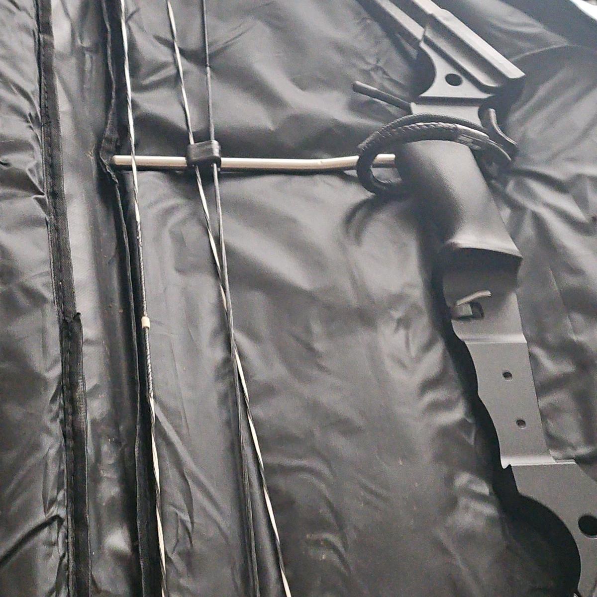 a bow and a case - Abington, Pennsylvania - FleaMarketBay