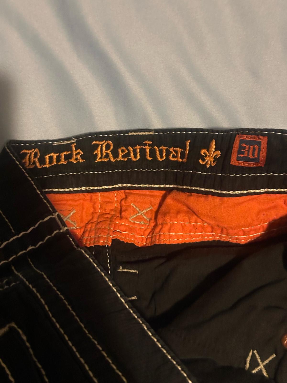 Rock revival black cargo shorts 30 like new e - Adelanto, California - FleaMarketBay