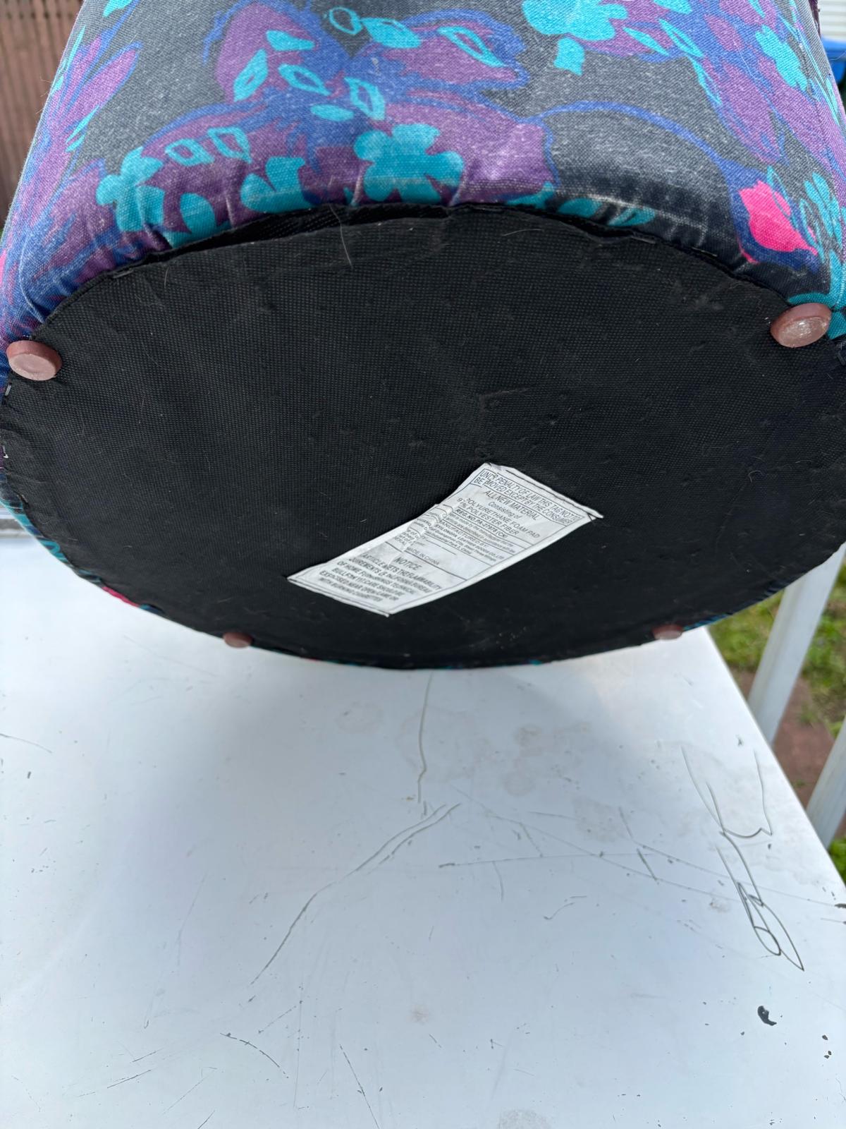 small colorful ottoman - Waterbury, Connecticut - FleaMarketBay