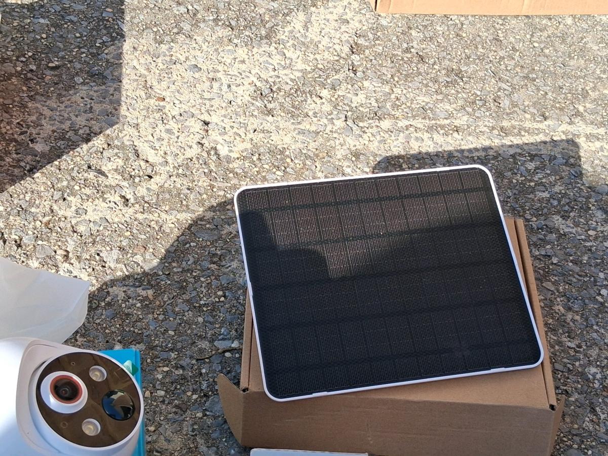 Solar panel charger - Murfreesboro, Tennessee - FleaMarketBay