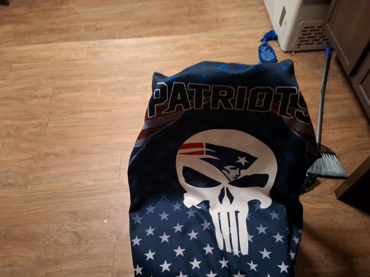 NFL Patriots hoodie - Brownstown, Indiana - FleaMarketBay