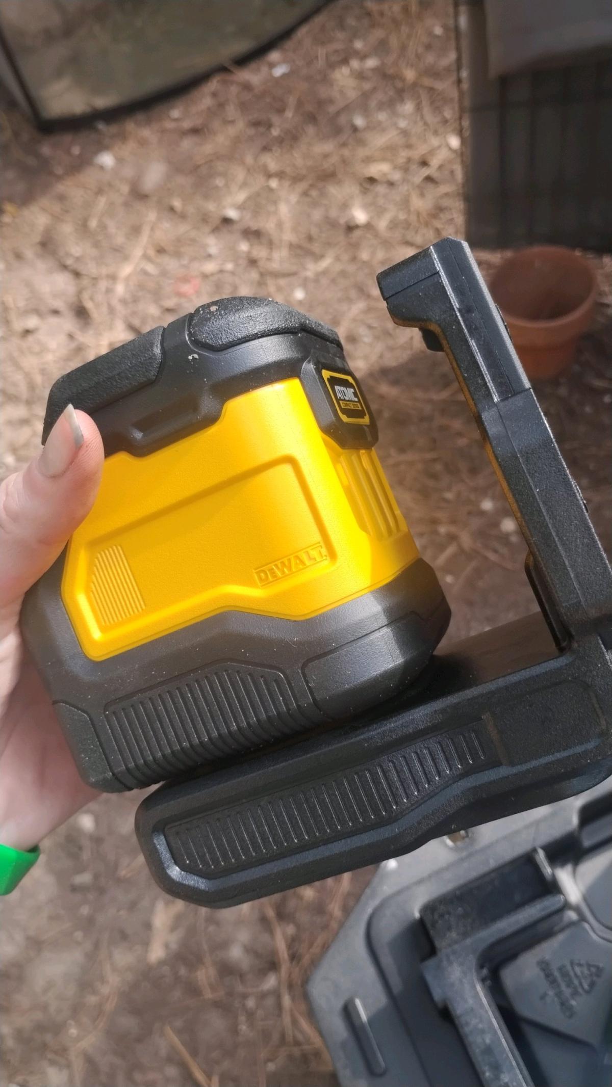 DEWALT ATOMIC 20V MAX Green Cross Line Laser Level DCLE34021 - Beaufort, South Carolina - FleaMarketBay