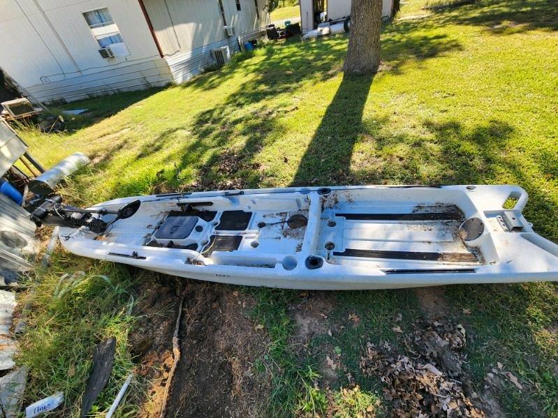 128x ascend kayak with a motor guide xi3 with upgraded GPS - Gainesville, Texas - FleaMarketBay