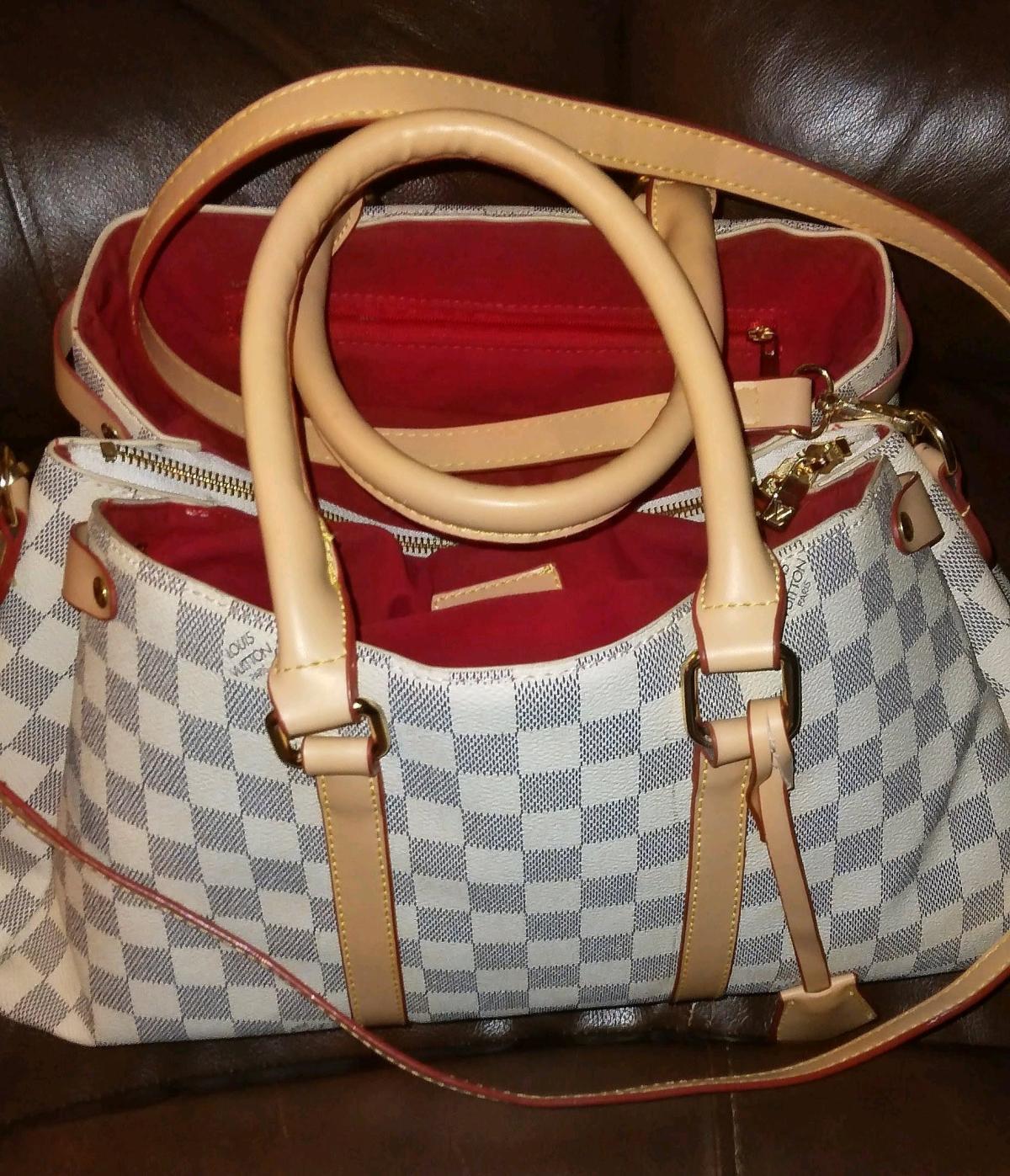 LOUIS VUITTON PARIS PURSE and credit card holder - Trinity, Alabama - FleaMarketBay