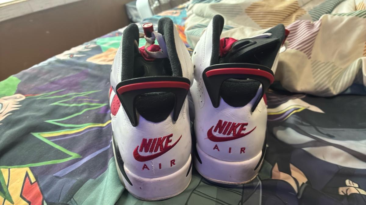 Jordan threes only wore them twice Size 11 - Jonesboro, Georgia - FleaMarketBay