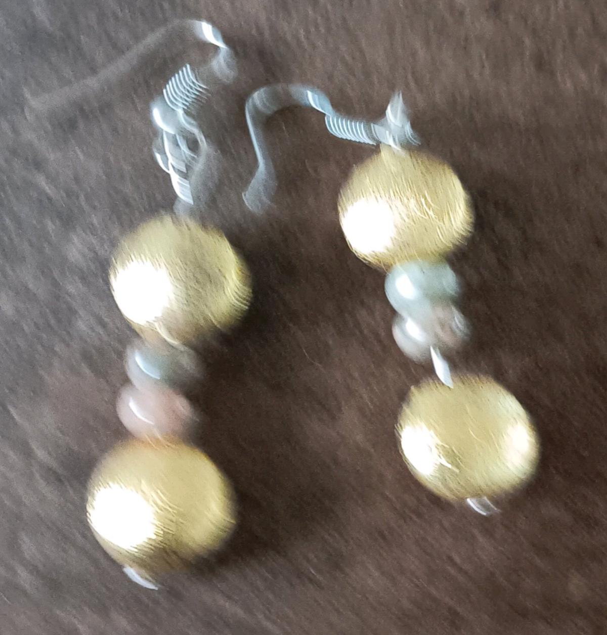 gold fashion earrings - Alicia, Arkansas - FleaMarketBay