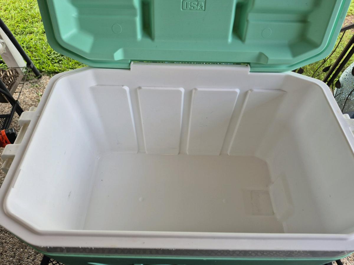 nice Used Two Igloo Ice Coolers with accessories - Houston, Texas - FleaMarketBay