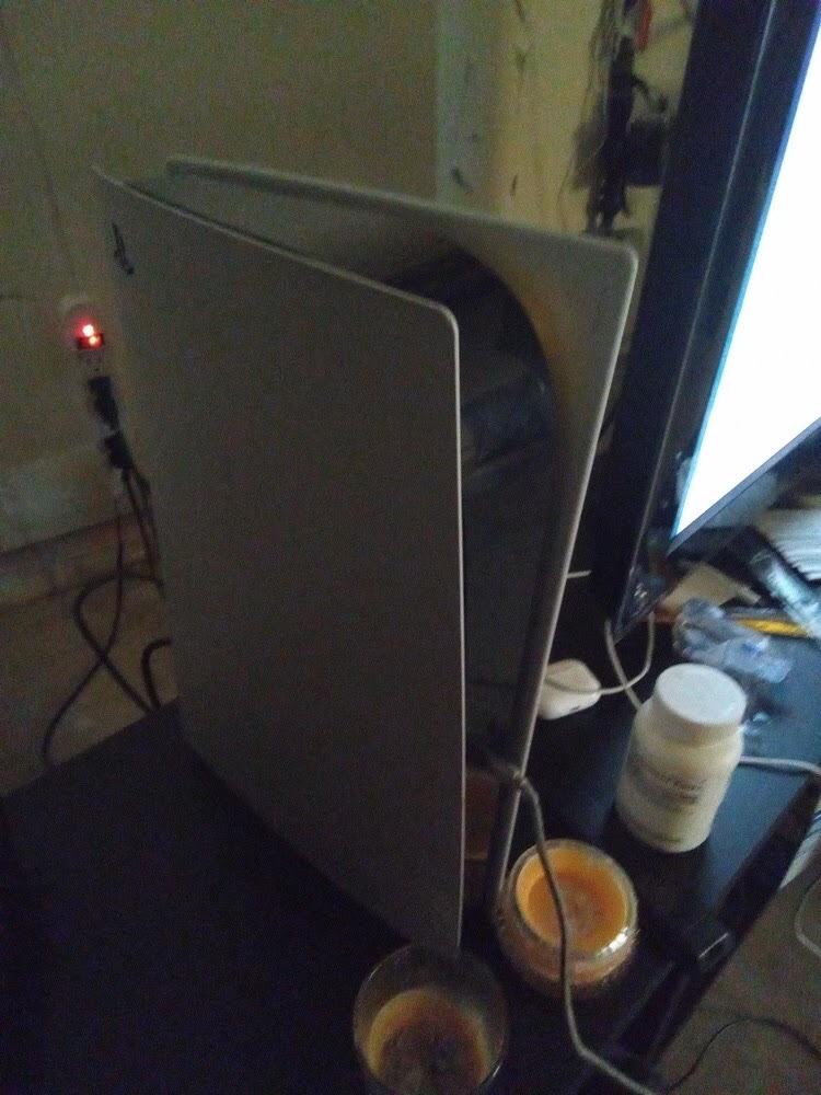 ps5 used only four times - Indianapolis, Indiana - FleaMarketBay