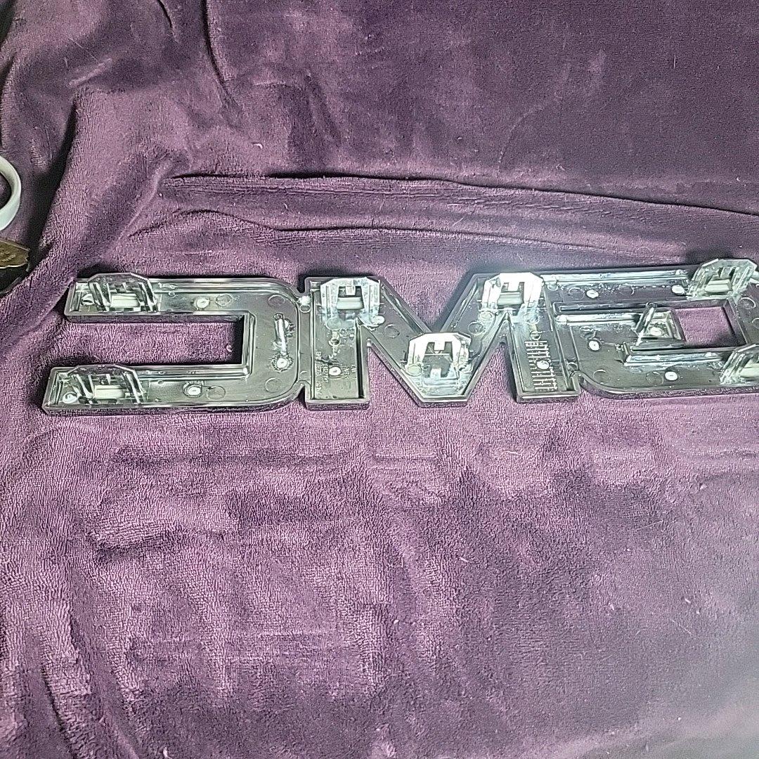 GMC logo emblem large for Sierra 1500 or Yukon - Spokane, Washington - FleaMarketBay