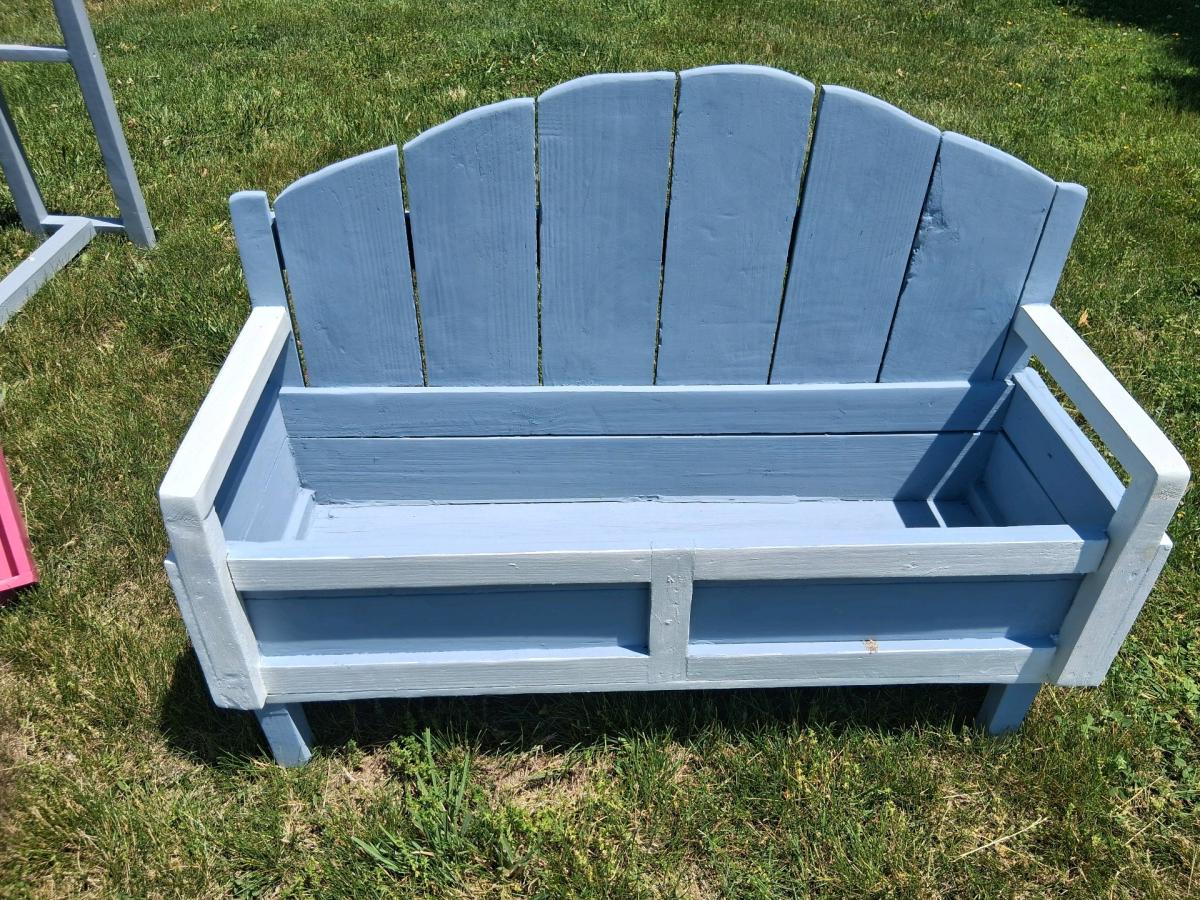 34 inch bench type flower box - Lancaster, Kentucky - FleaMarketBay