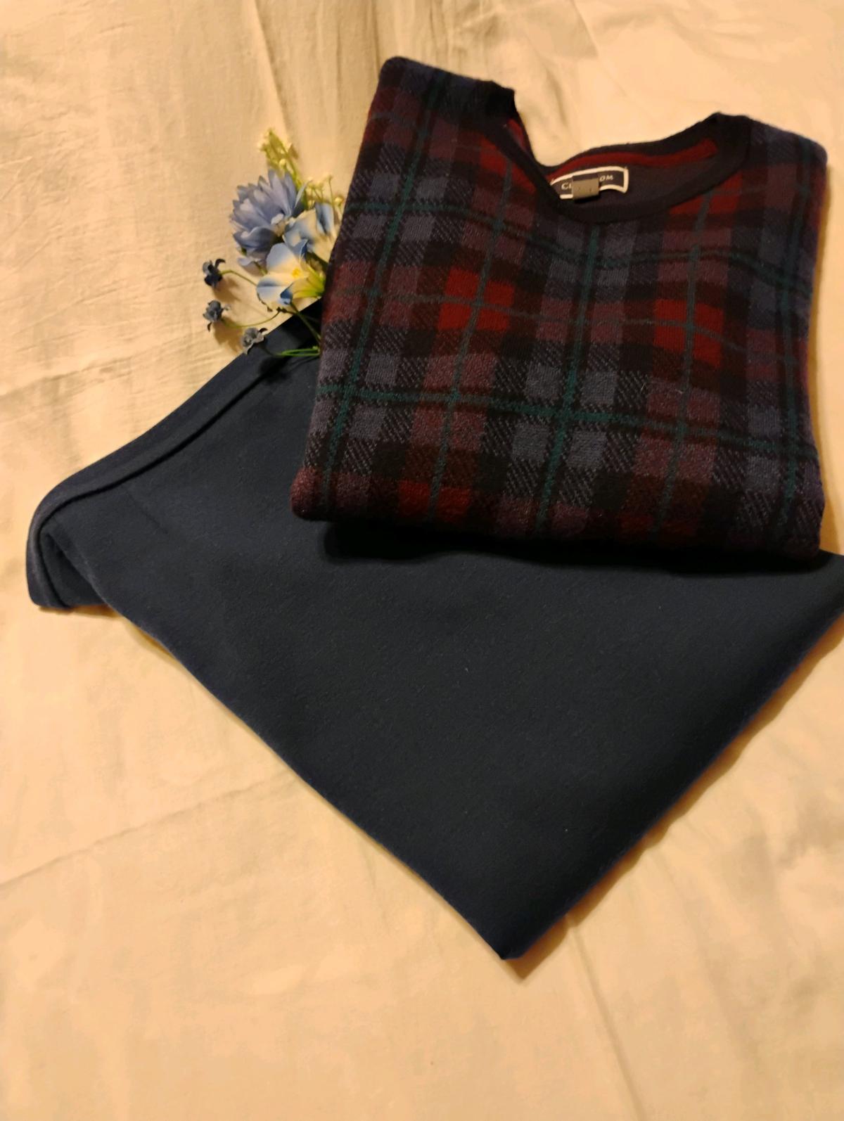 womens tops - Marysville, California - FleaMarketBay