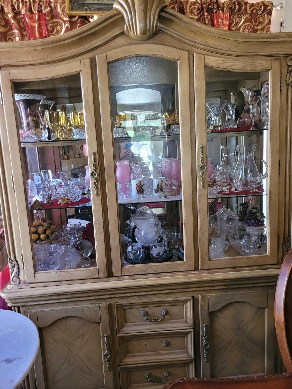 2 piece hutch - Merced, California - FleaMarketBay