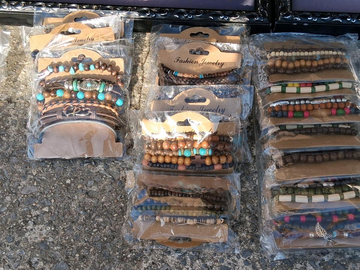 Bracelets - Murfreesboro, Tennessee - FleaMarketBay