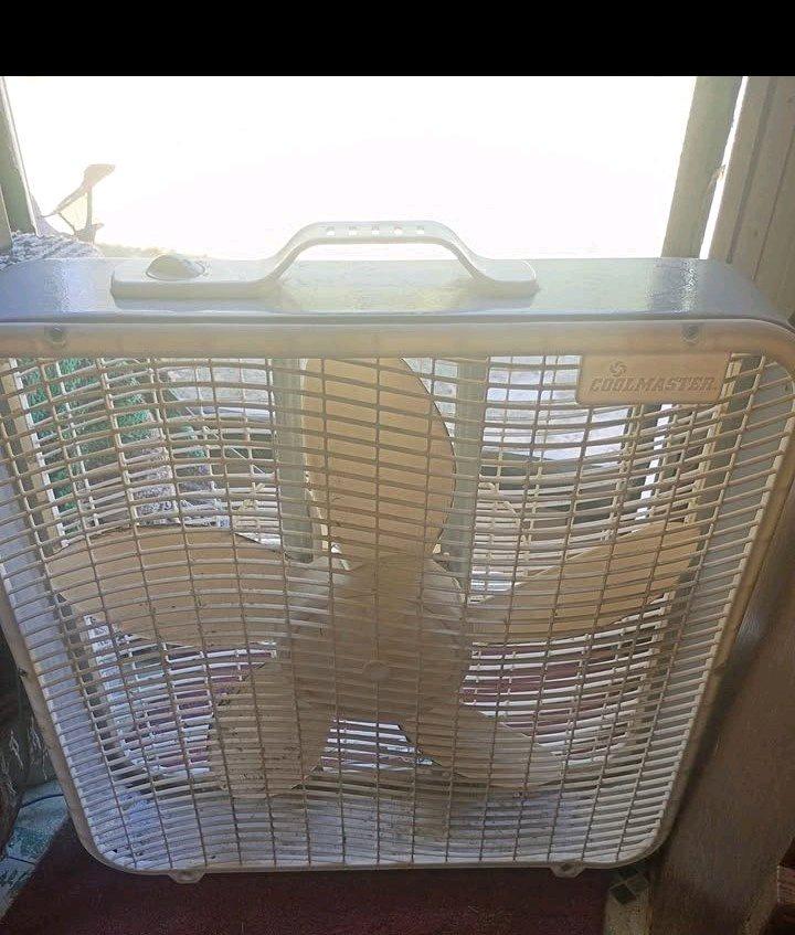 A White Box Fan - Swansea, South Carolina - FleaMarketBay