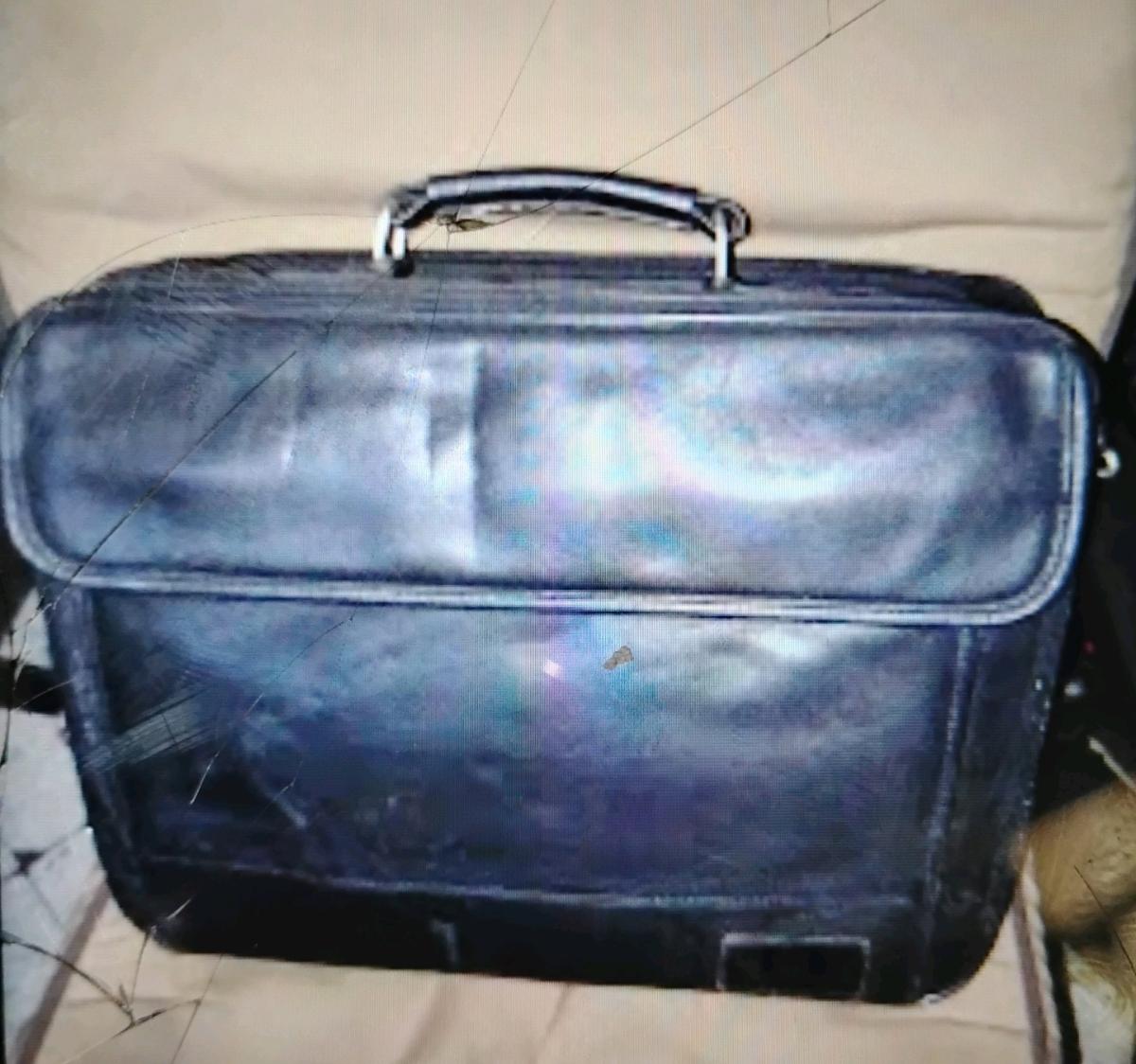 A  Large Black Computer Bag - Swansea, South Carolina - FleaMarketBay