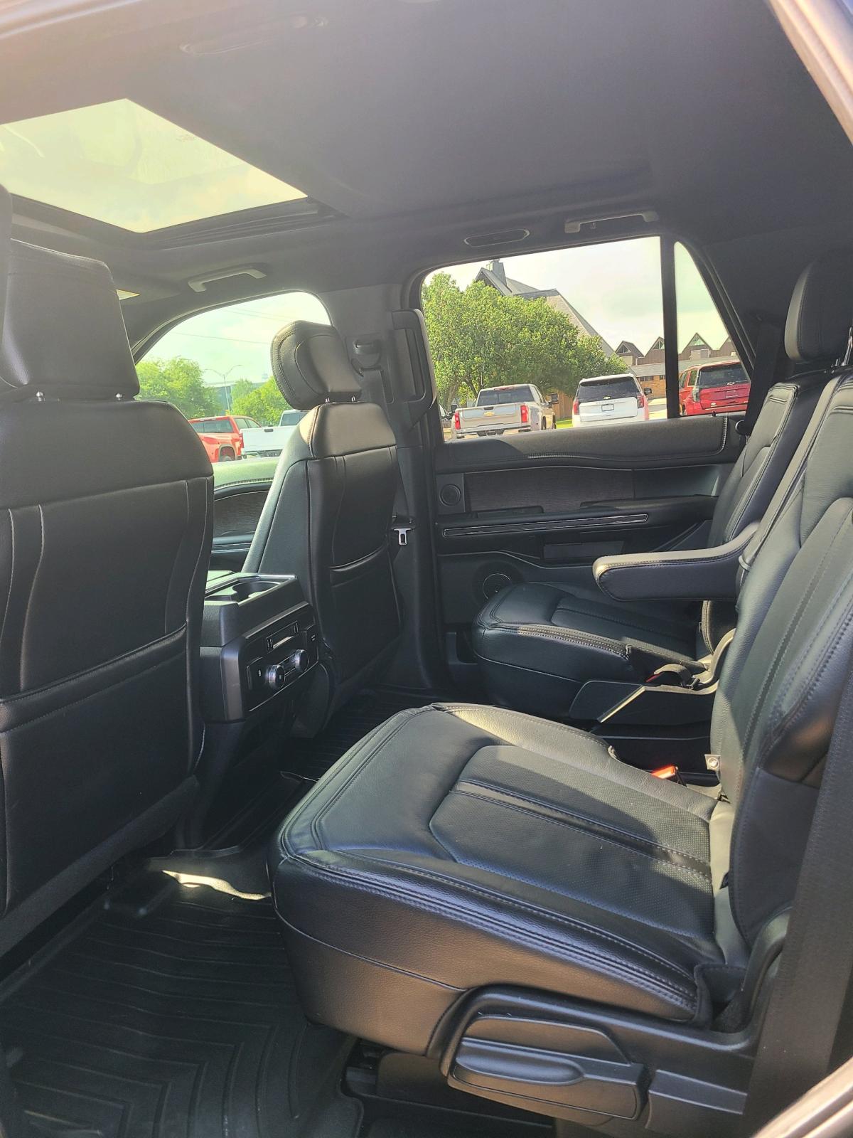 2019 Ford Expedition Limited - Commerce, Texas - FleaMarketBay