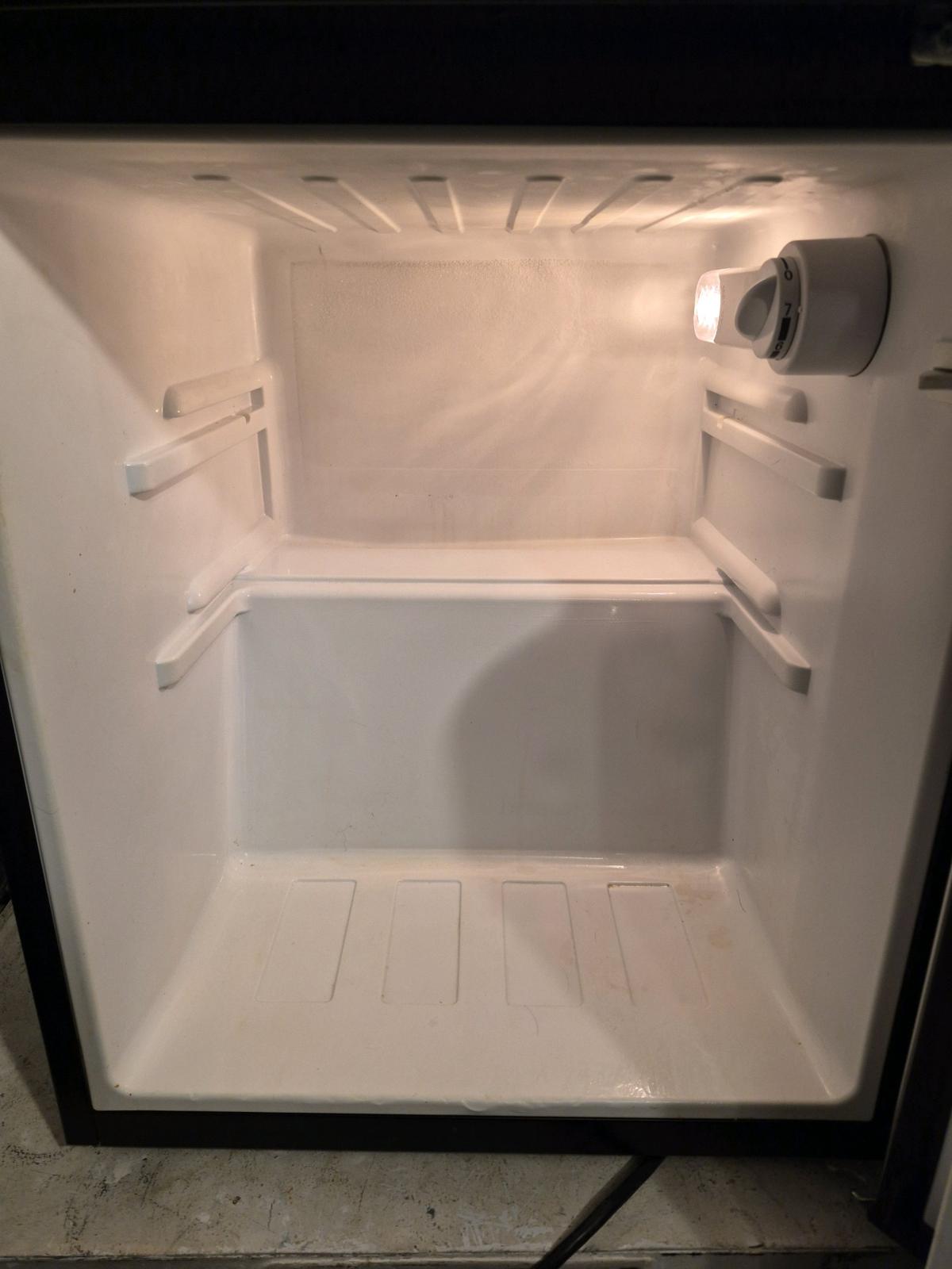 Galanz Mini Fridge - Philadelphia, Pennsylvania - FleaMarketBay