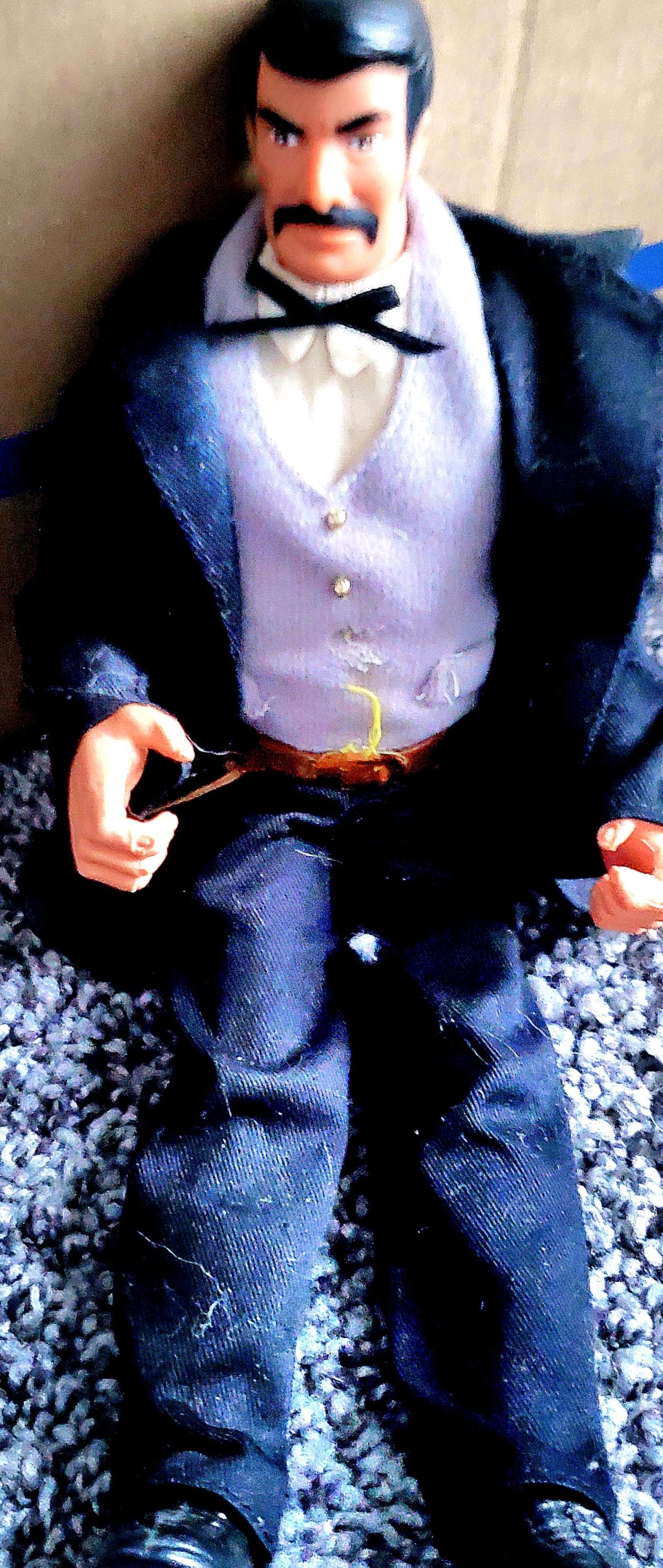 Wyatt Earp and others vintage - Connersville, Indiana - FleaMarketBay