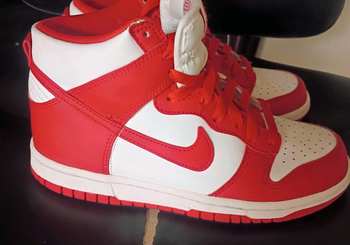 Nike youth 5 and a half - Phoenix, Arizona - FleaMarketBay