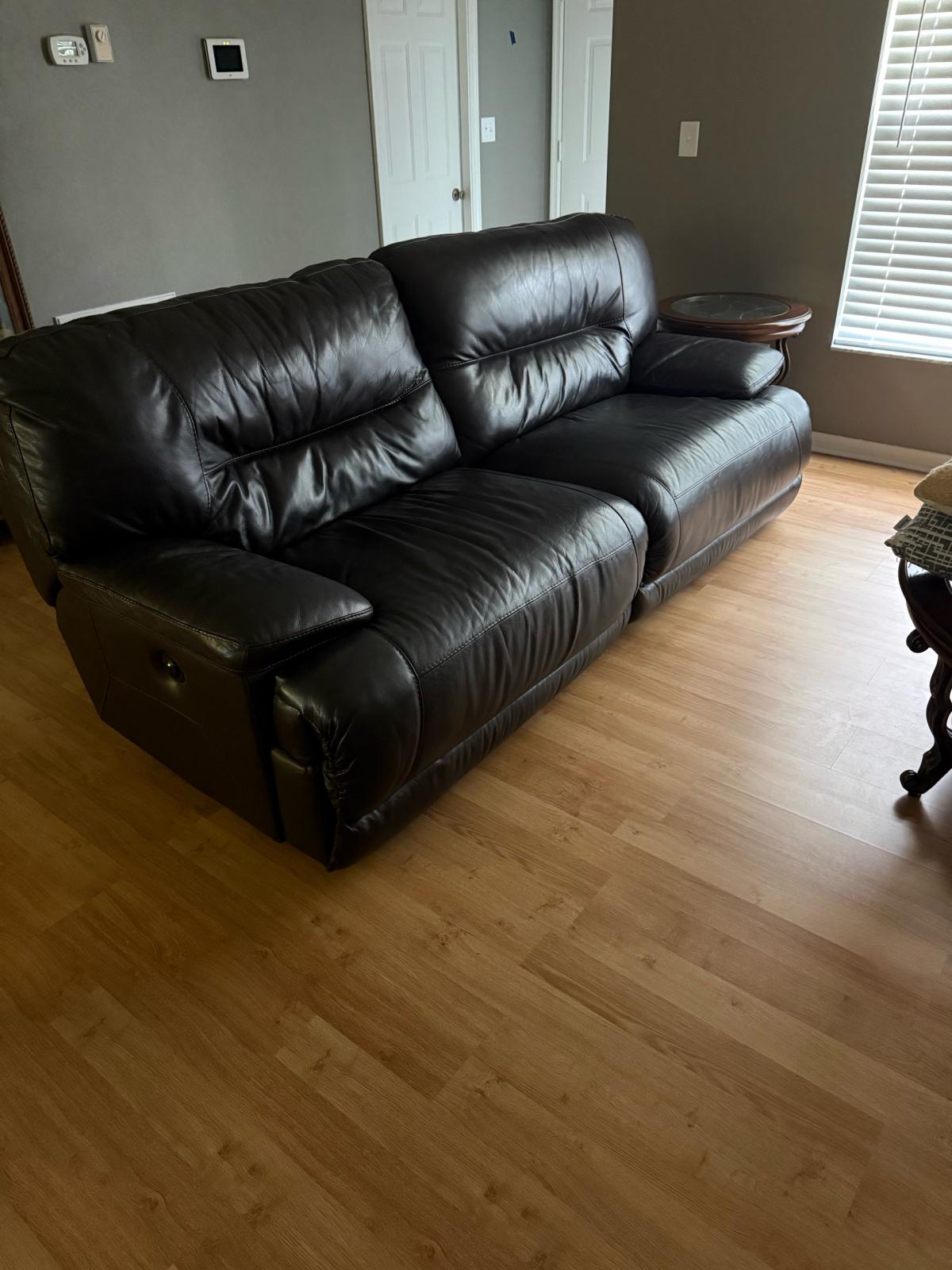 Reclining Leather Couch - Ocala, Florida - FleaMarketBay