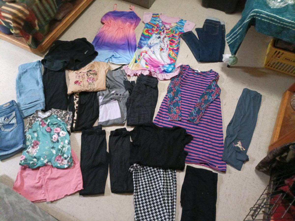 bundle of girls clothes size size 12 - Hamilton, Alabama - FleaMarketBay